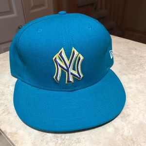 New York Yankees teal hat 7 3/8